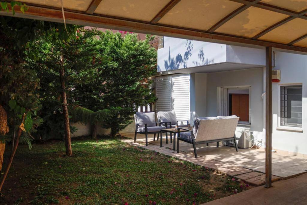 Pame Rentals - Cozy Glyfada Stay With Free Parking Athen Eksteriør billede