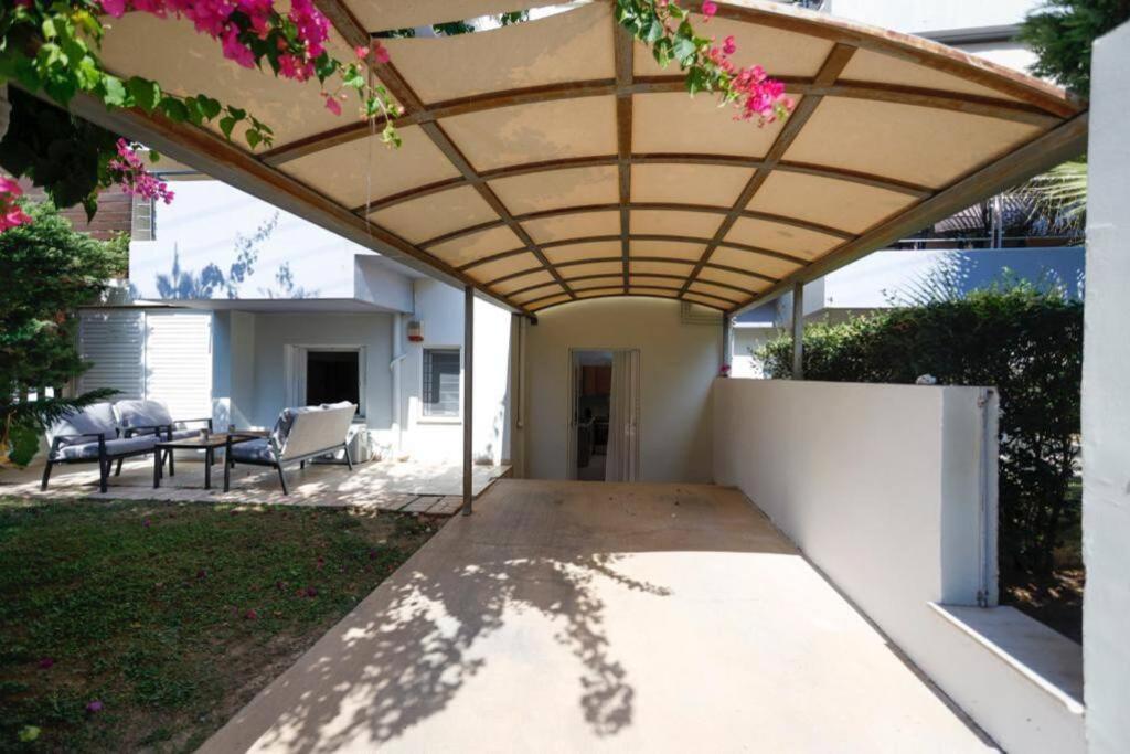Pame Rentals - Cozy Glyfada Stay With Free Parking Athen Eksteriør billede