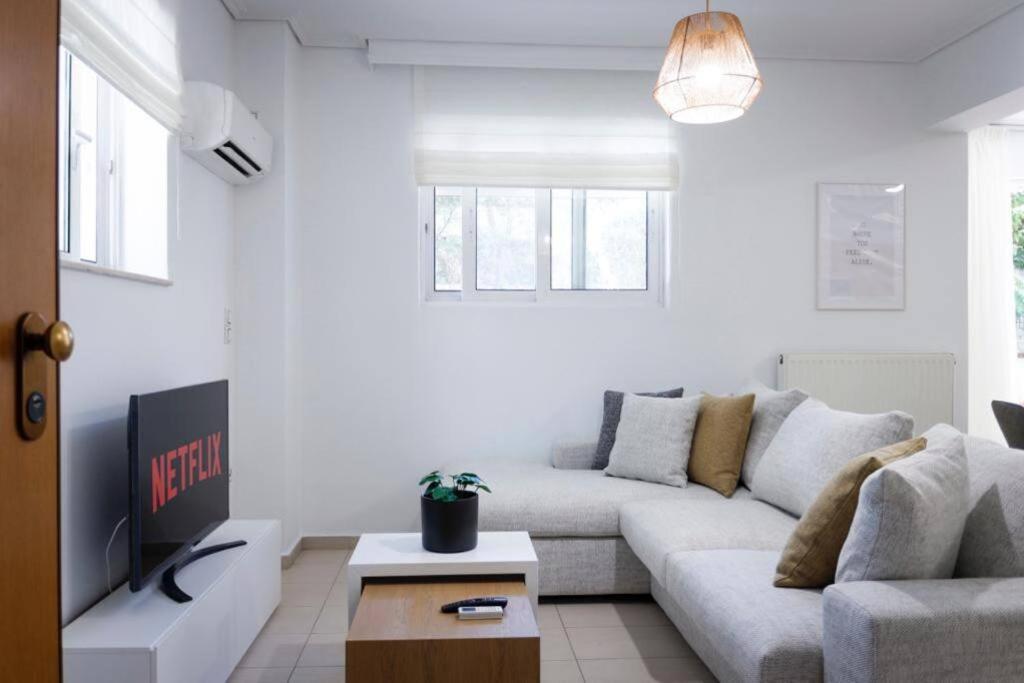 Pame Rentals - Cozy Glyfada Stay With Free Parking Athen Eksteriør billede