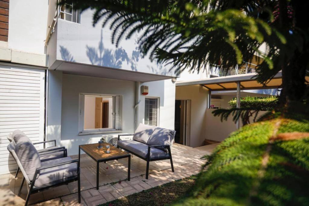 Pame Rentals - Cozy Glyfada Stay With Free Parking Athen Eksteriør billede