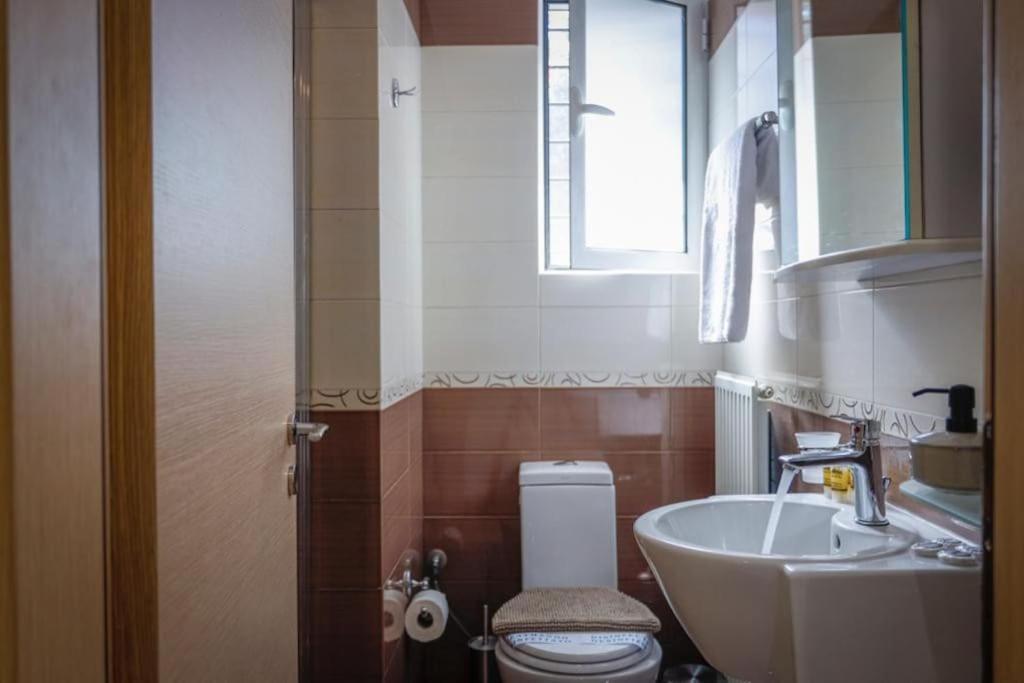 Pame Rentals - Cozy Glyfada Stay With Free Parking Athen Eksteriør billede